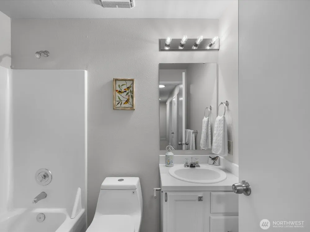 15931 2nd Place W Lynnwood, WA 98087