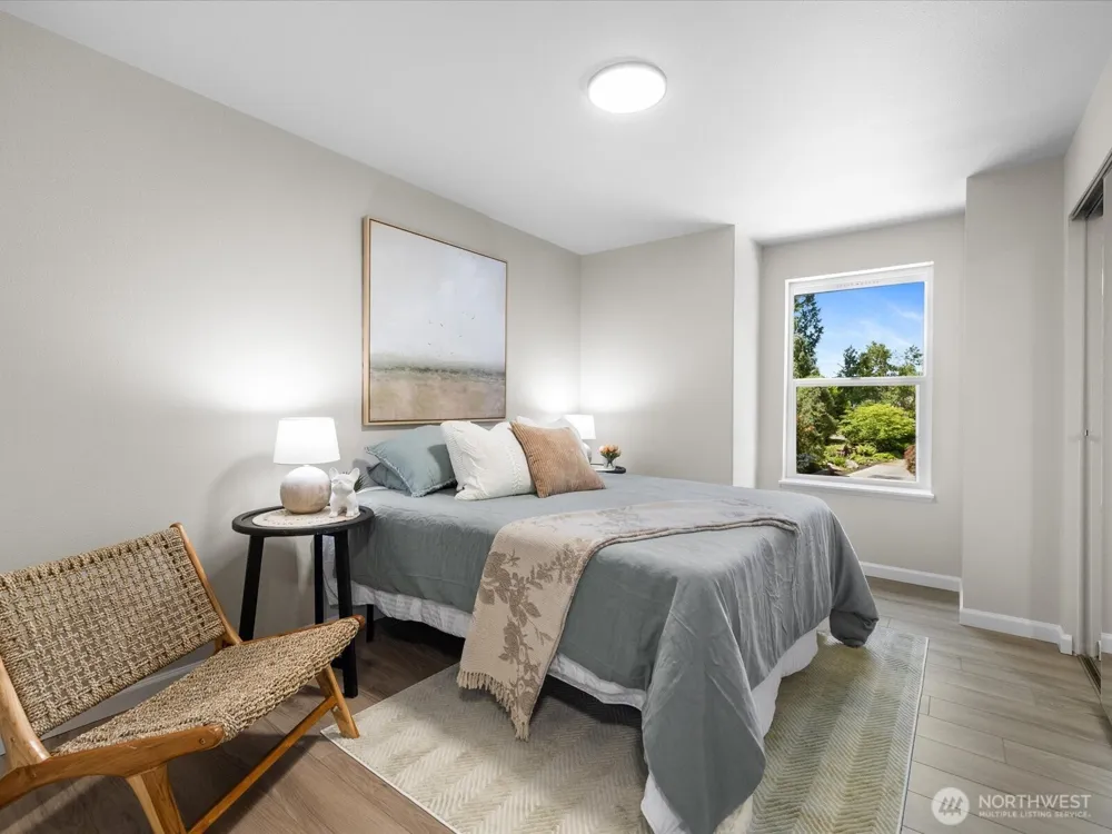 15931 2nd Place W Lynnwood, WA 98087