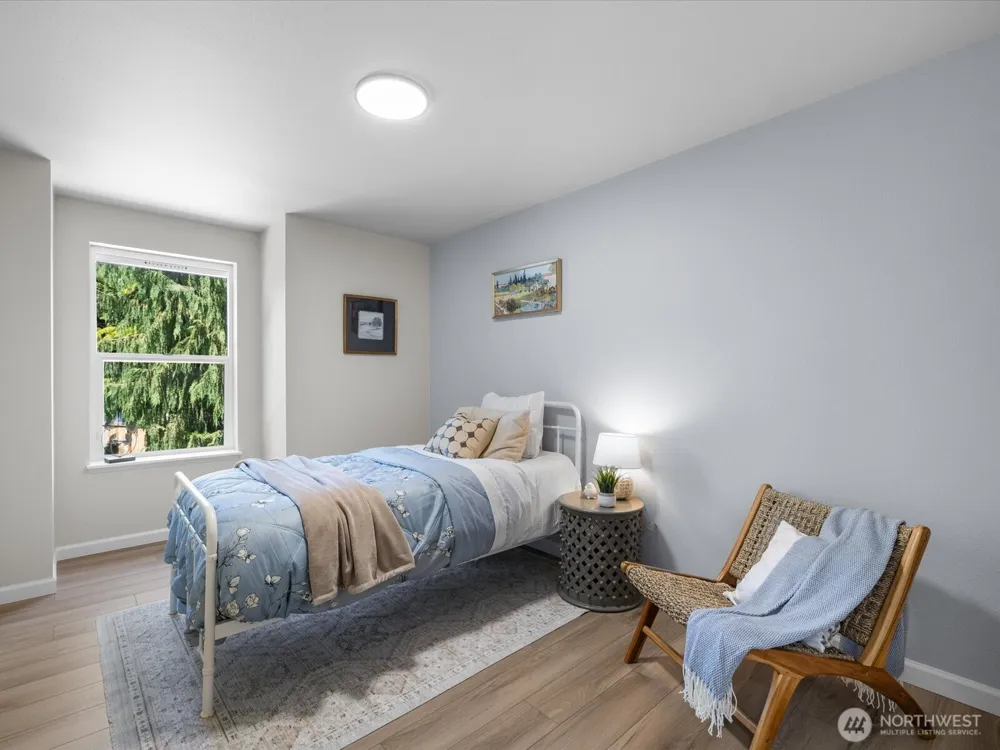 15931 2nd Place W Lynnwood, WA 98087