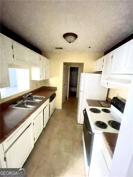 635 Windchase LN Stone Mountain, GA 30083