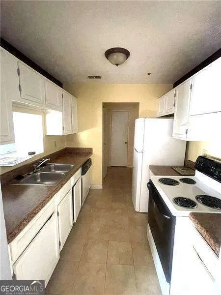 635 Windchase LN Stone Mountain, GA 30083