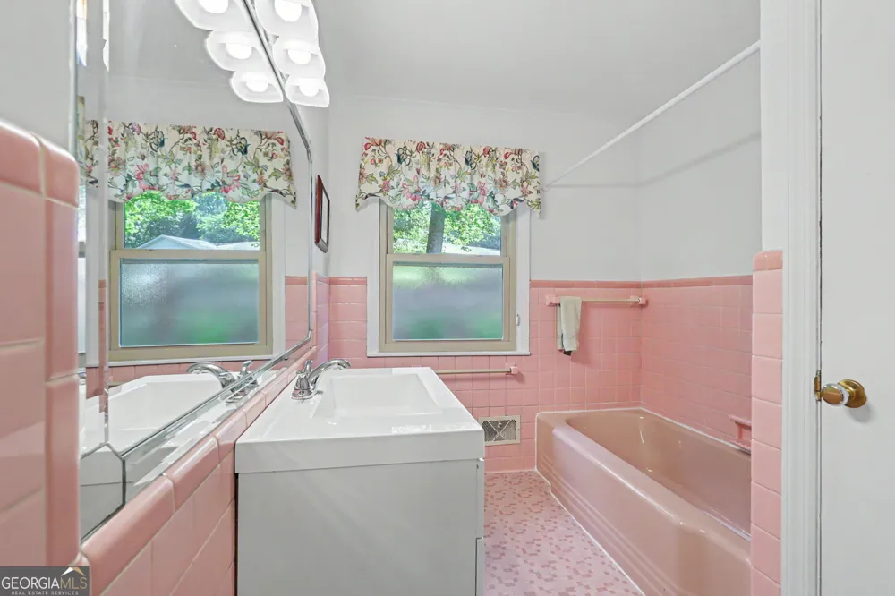 81 Starling Hill LN Clayton, GA 30525