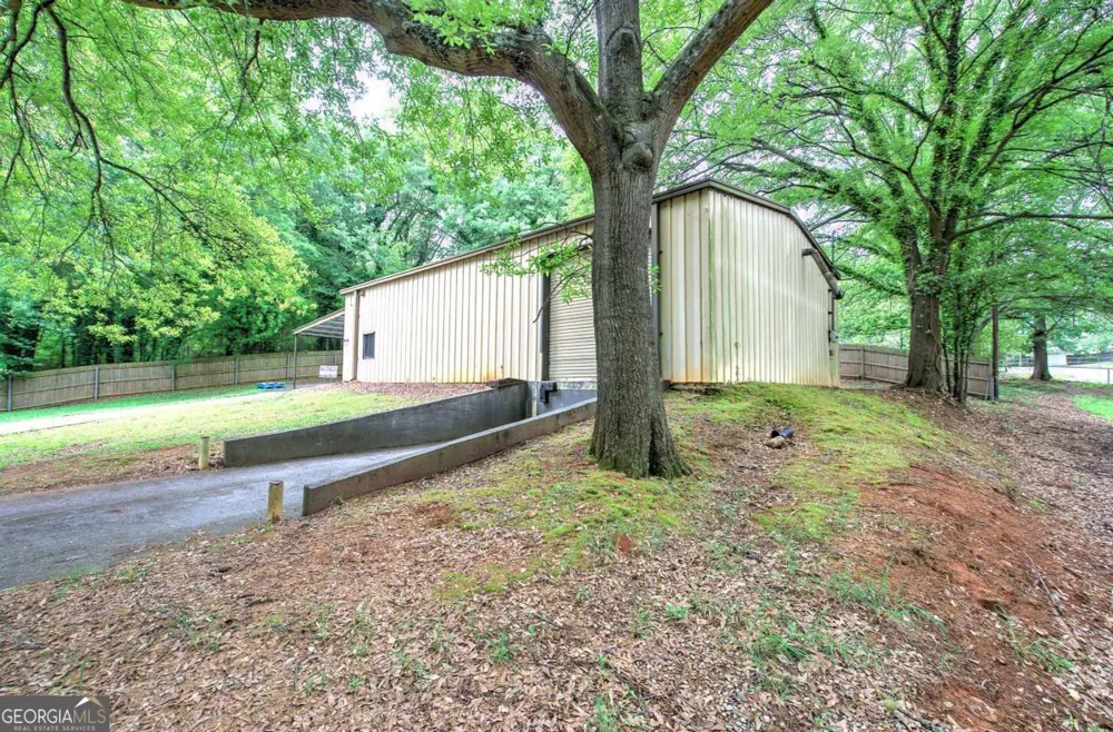 200 Rogers RD Kingston, GA 30145