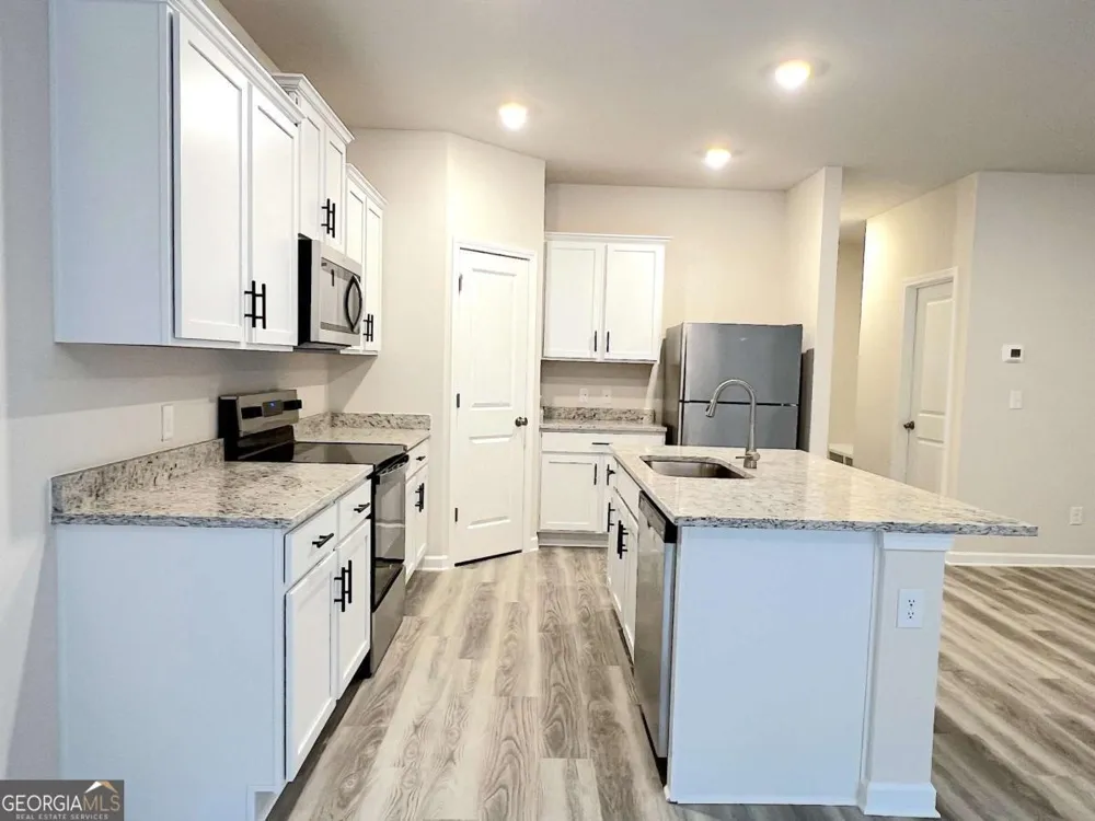 4113 Oakwood Ter CT Oakwood, GA 30566