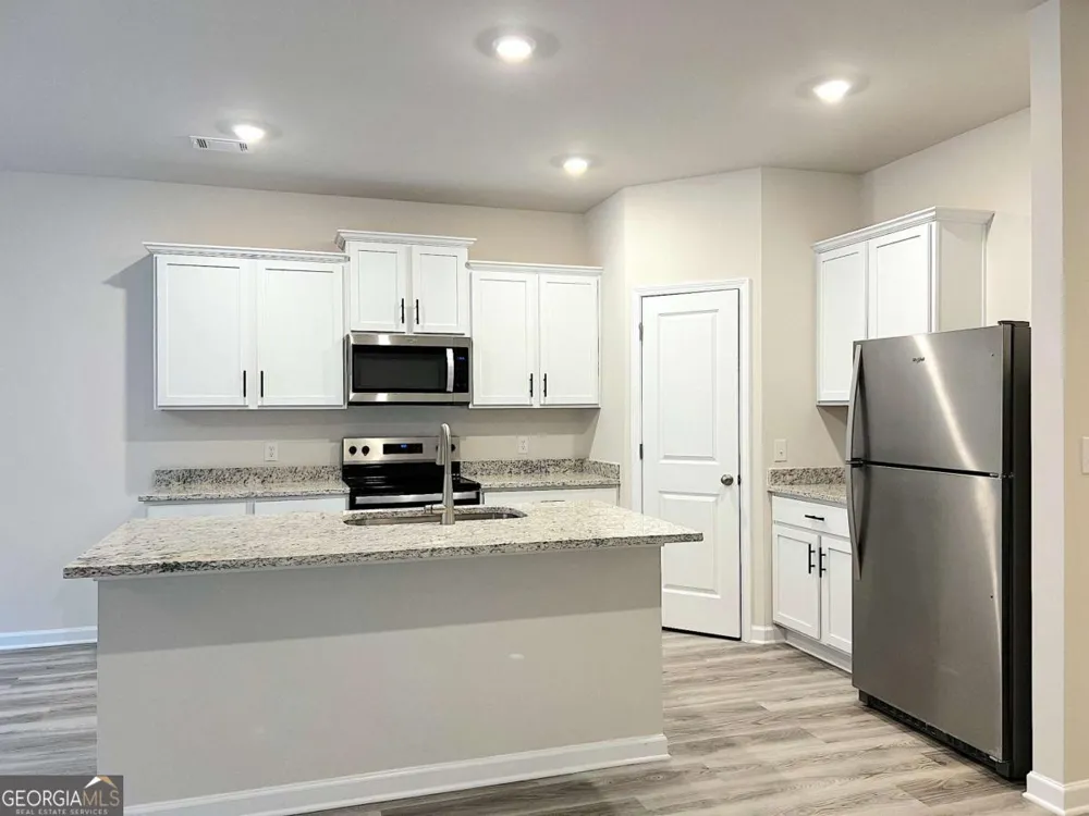 4113 Oakwood Ter CT Oakwood, GA 30566