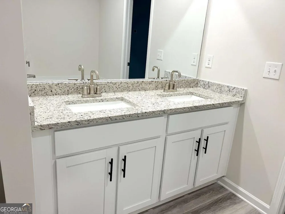 4113 Oakwood Ter CT Oakwood, GA 30566