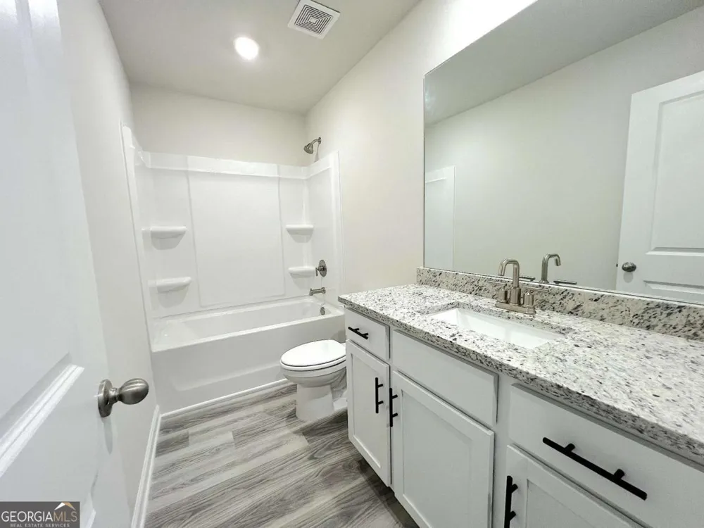 4113 Oakwood Ter CT Oakwood, GA 30566