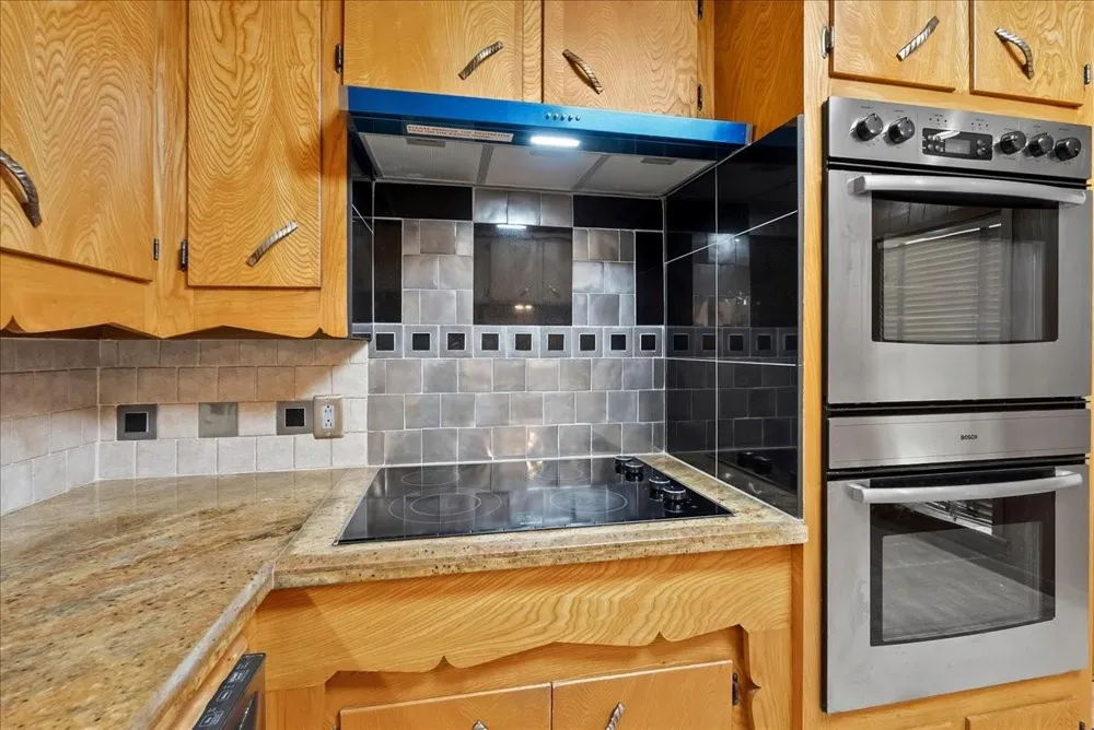 1404 S Main Street Anahuac, TX 77514
