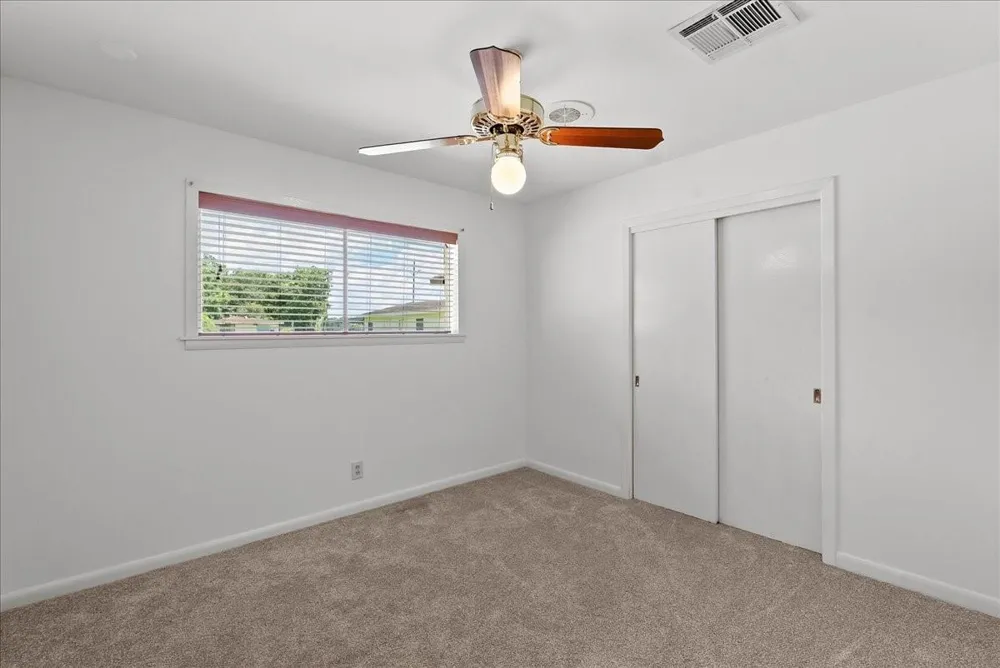 1404 S Main Street Anahuac, TX 77514
