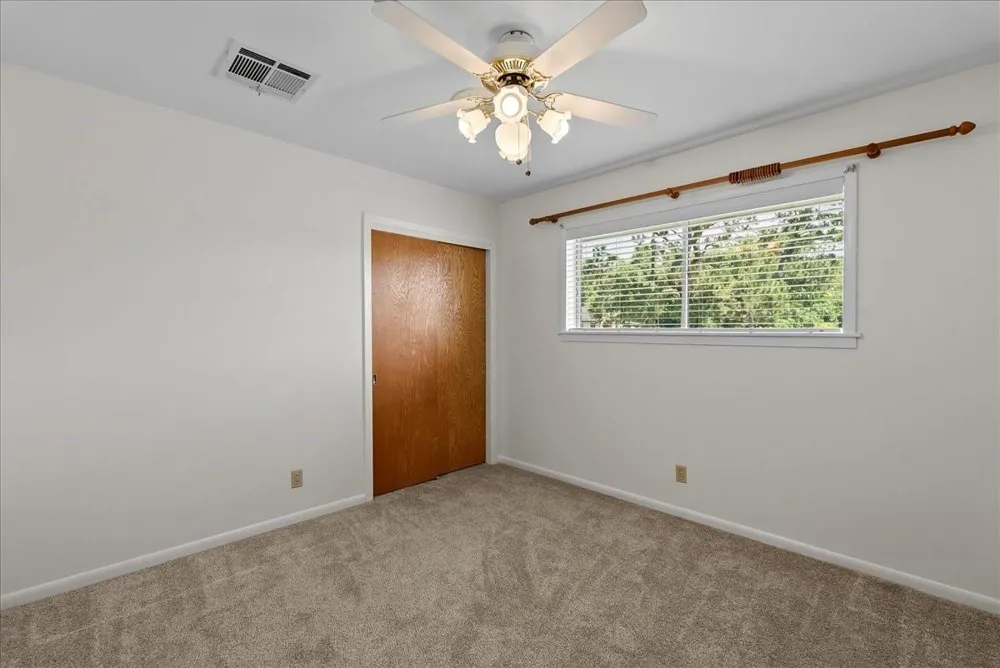 1404 S Main Street Anahuac, TX 77514
