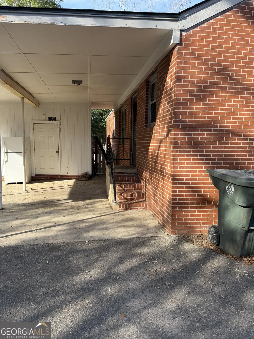 2006 Stonewall ST Dublin, GA 31021