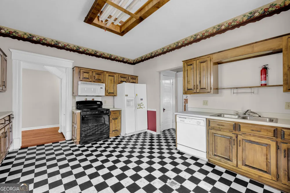 170 S Mcintosh ST Elberton, GA 30635