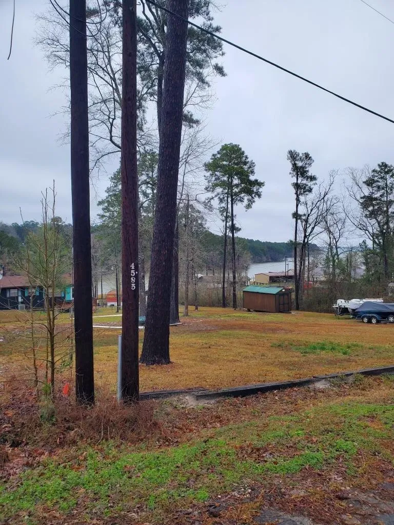 234 Hillcrest Drive Hemphill, TX 75948