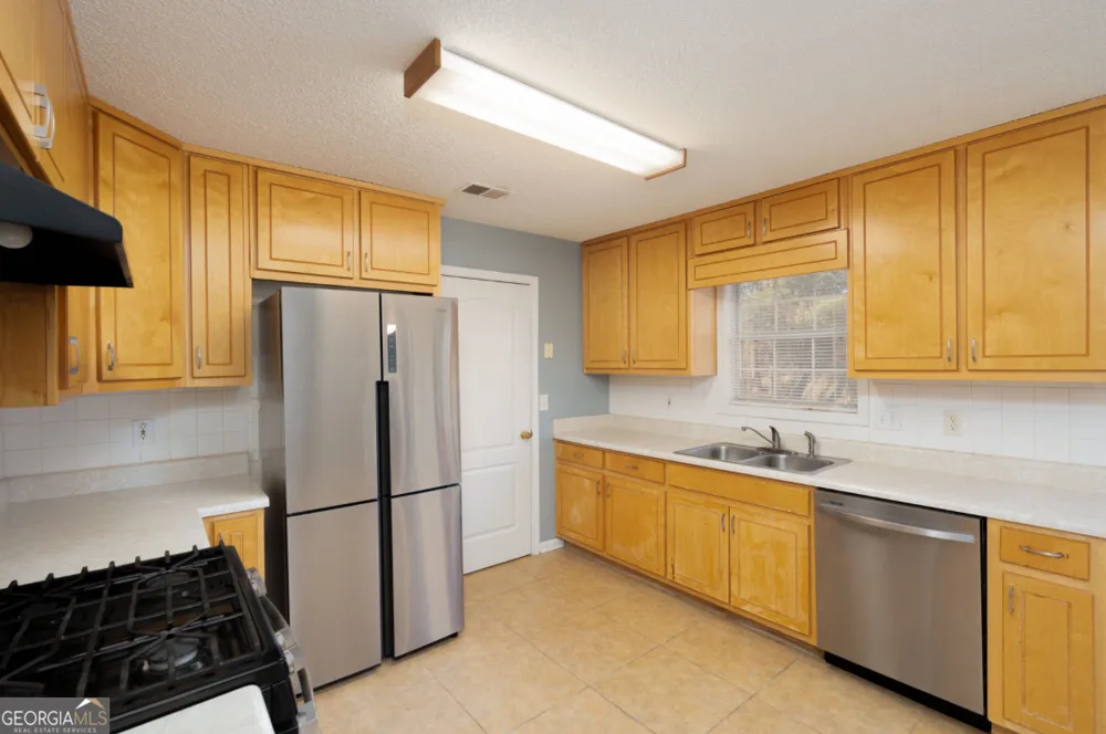 4414 Mitchells Ridge DR Ellenwood, GA 30294