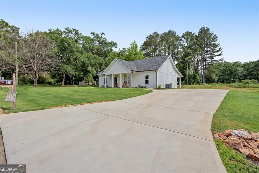 91 Holly RD Bowdon, GA 30108