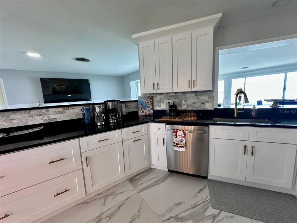 12000 W BAYSHORE DRIVE Crystal River, FL 34429