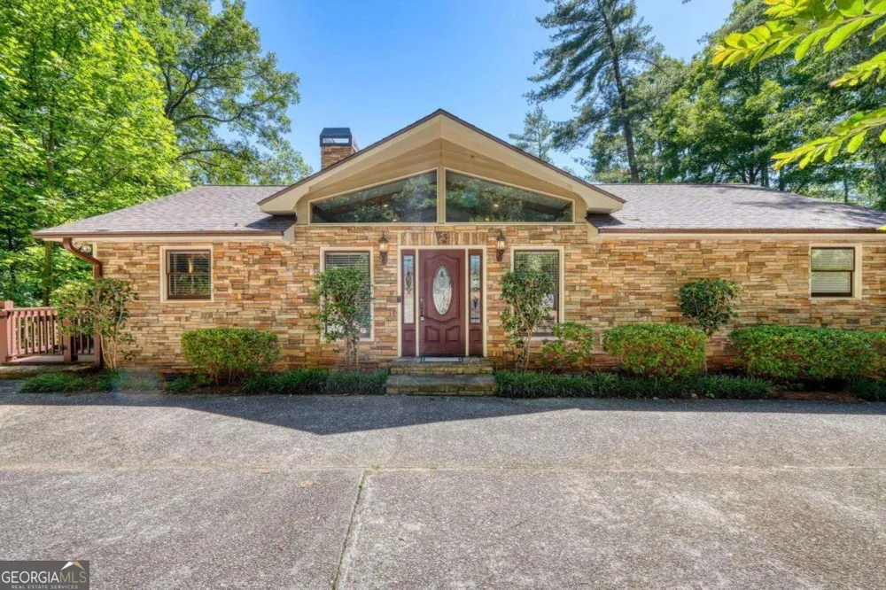 276 Lancelot LOOP Clayton, GA 30525