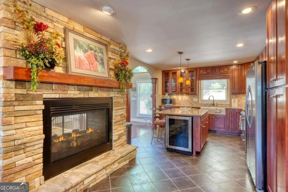 276 Lancelot LOOP Clayton, GA 30525