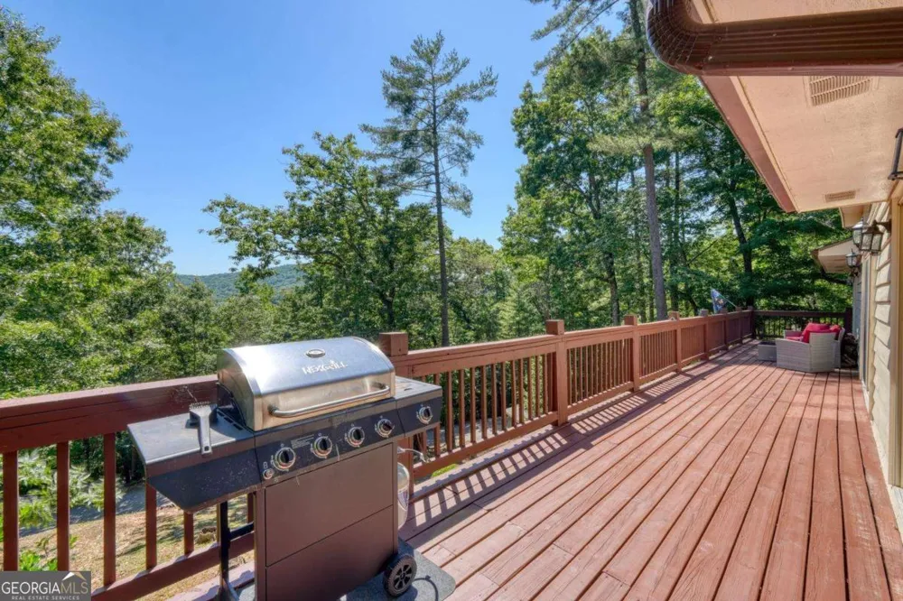 276 Lancelot LOOP Clayton, GA 30525