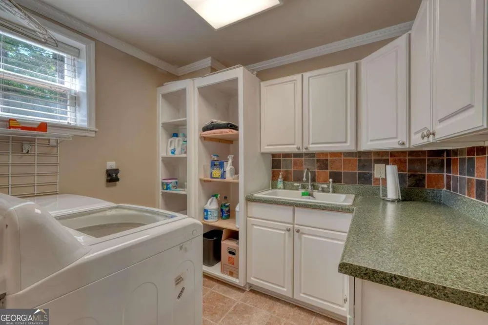 276 Lancelot LOOP Clayton, GA 30525