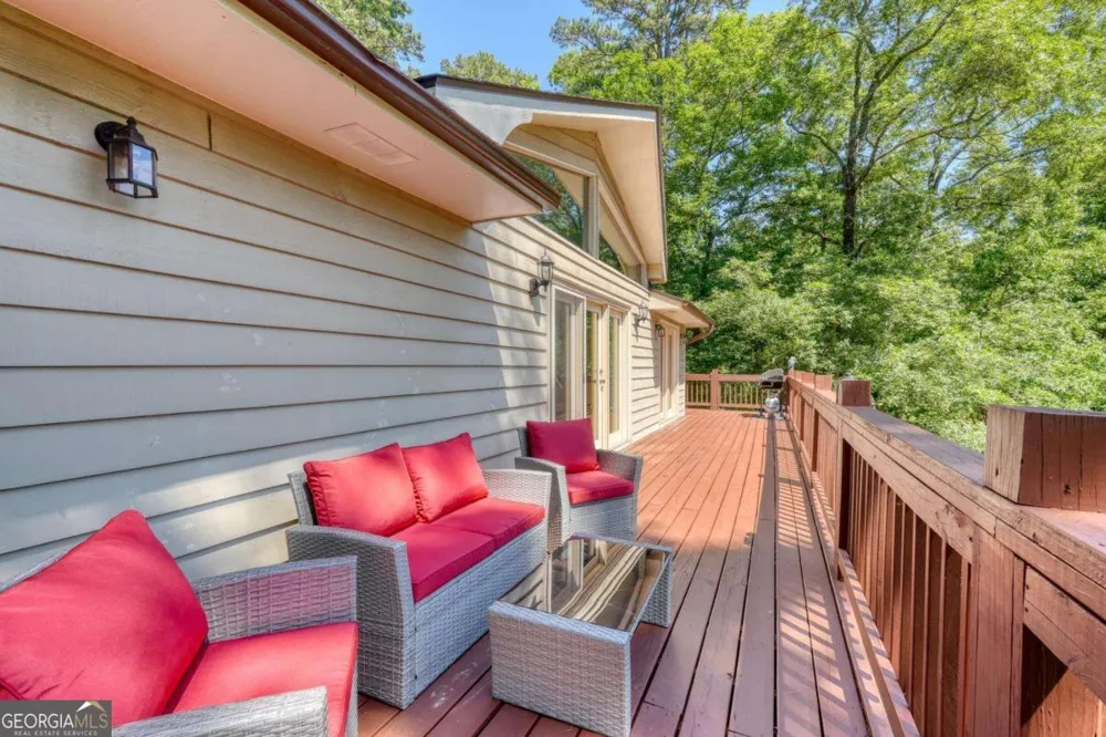 276 Lancelot LOOP Clayton, GA 30525