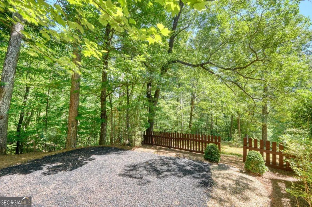 276 Lancelot LOOP Clayton, GA 30525