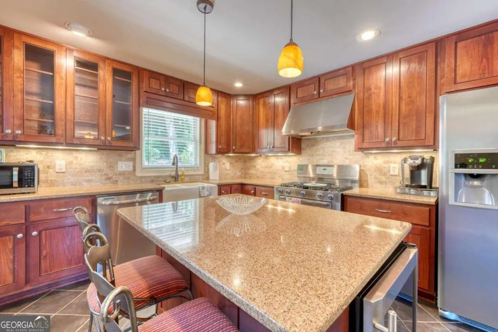 276 Lancelot LOOP Clayton, GA 30525