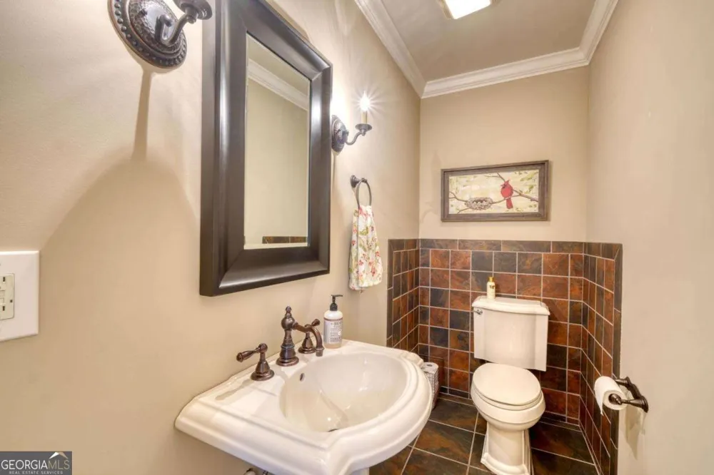 276 Lancelot LOOP Clayton, GA 30525