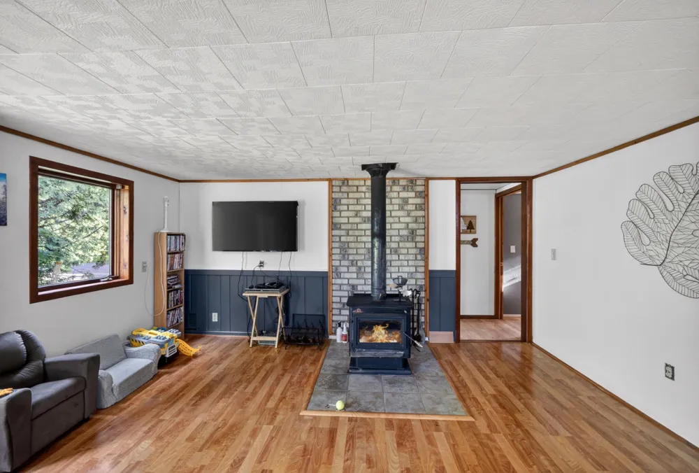 6745 Riverside Drive Finland, MN 55603