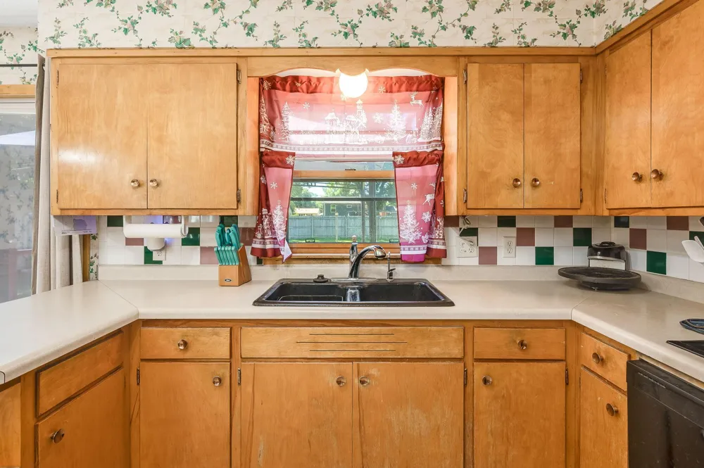 305 Maywood Avenue Eagle Lake, MN 56024