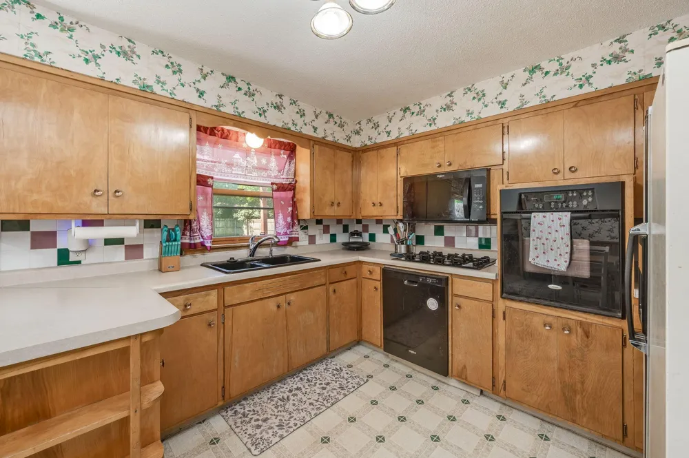 305 Maywood Avenue Eagle Lake, MN 56024
