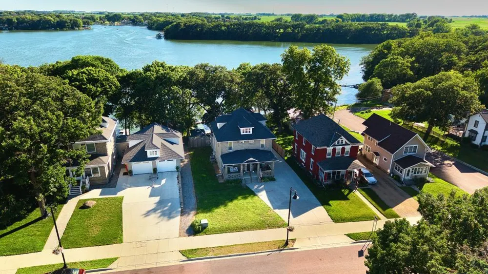 303 Lake Avenue Fairmont, MN 56031