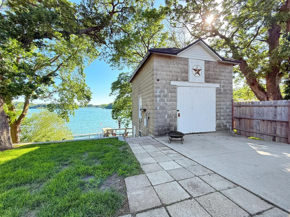 303 Lake Avenue Fairmont, MN 56031