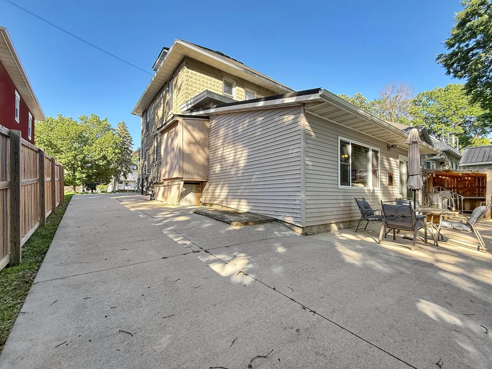 303 Lake Avenue Fairmont, MN 56031