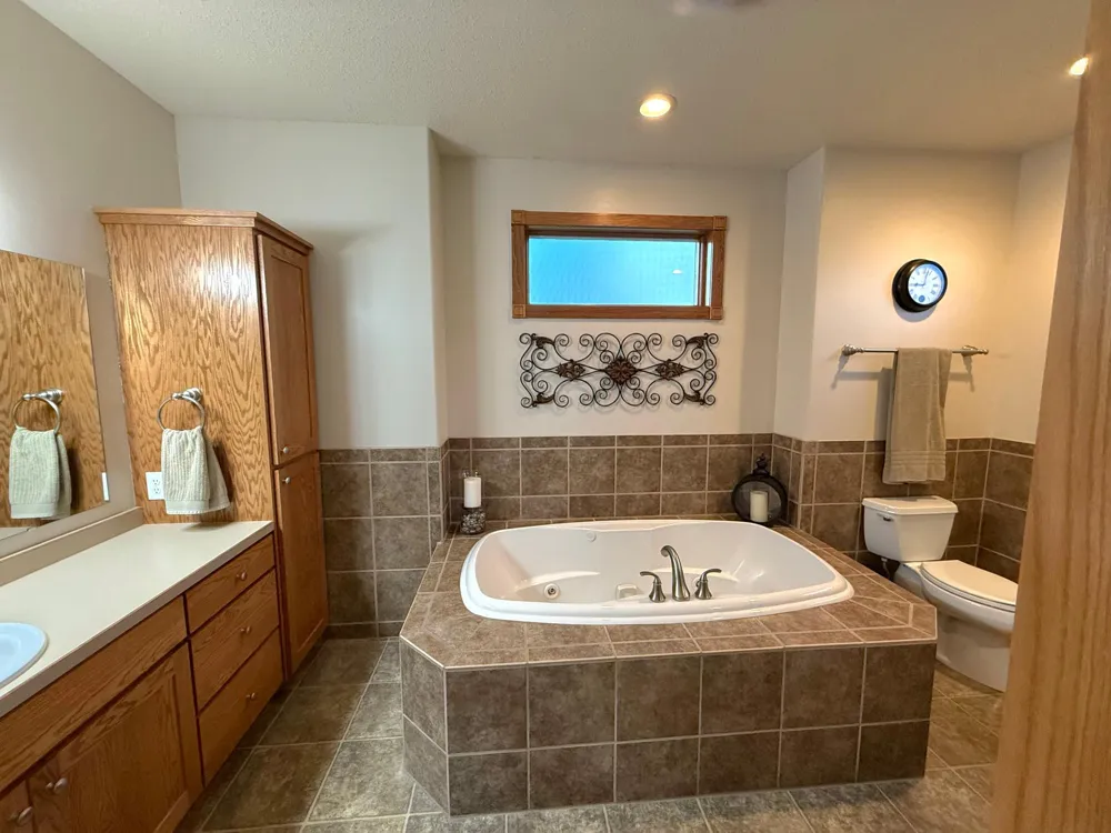 1007 6 AVENUE NE Dilworth, MN 56529