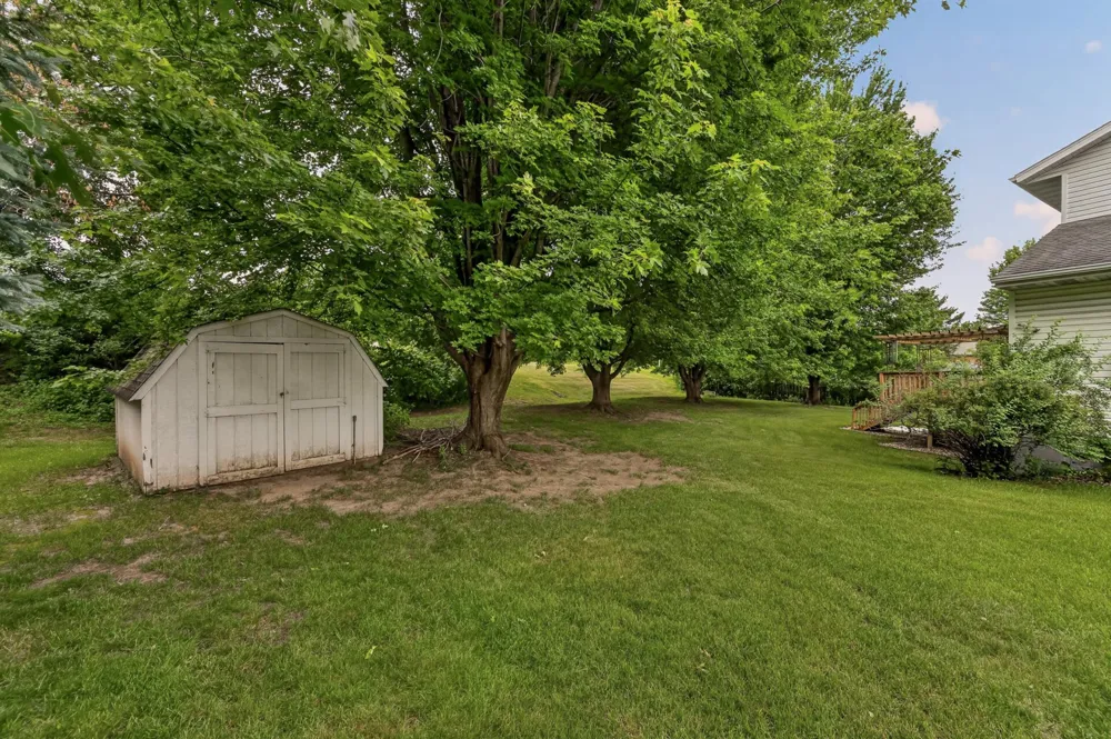 931 Pine Court NE Pine Island, MN 55963