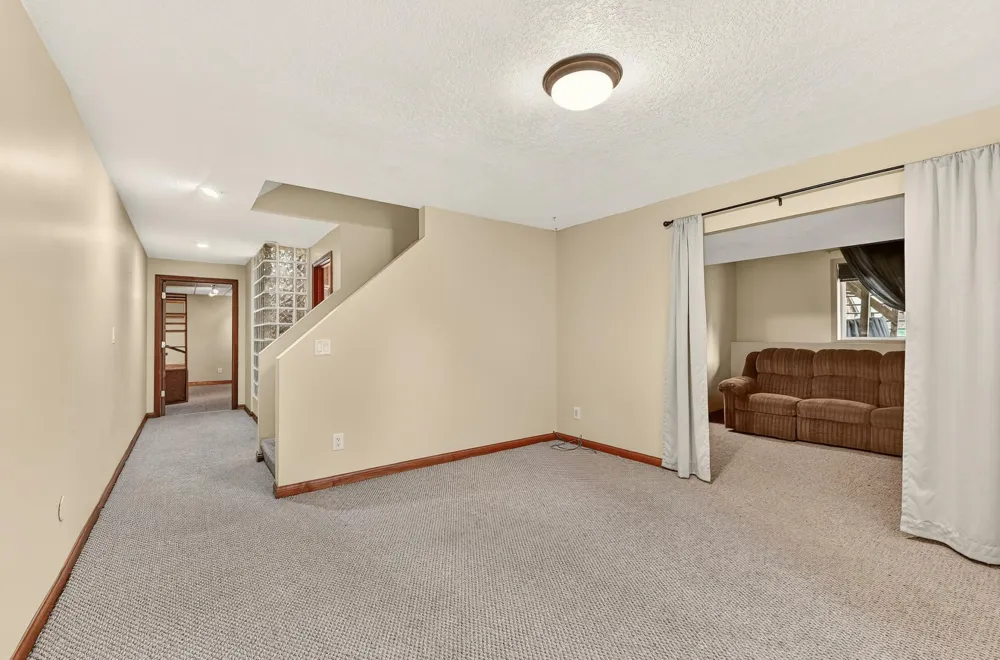 931 Pine Court NE Pine Island, MN 55963