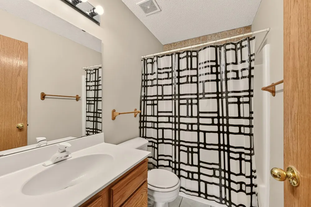 931 Pine Court NE Pine Island, MN 55963