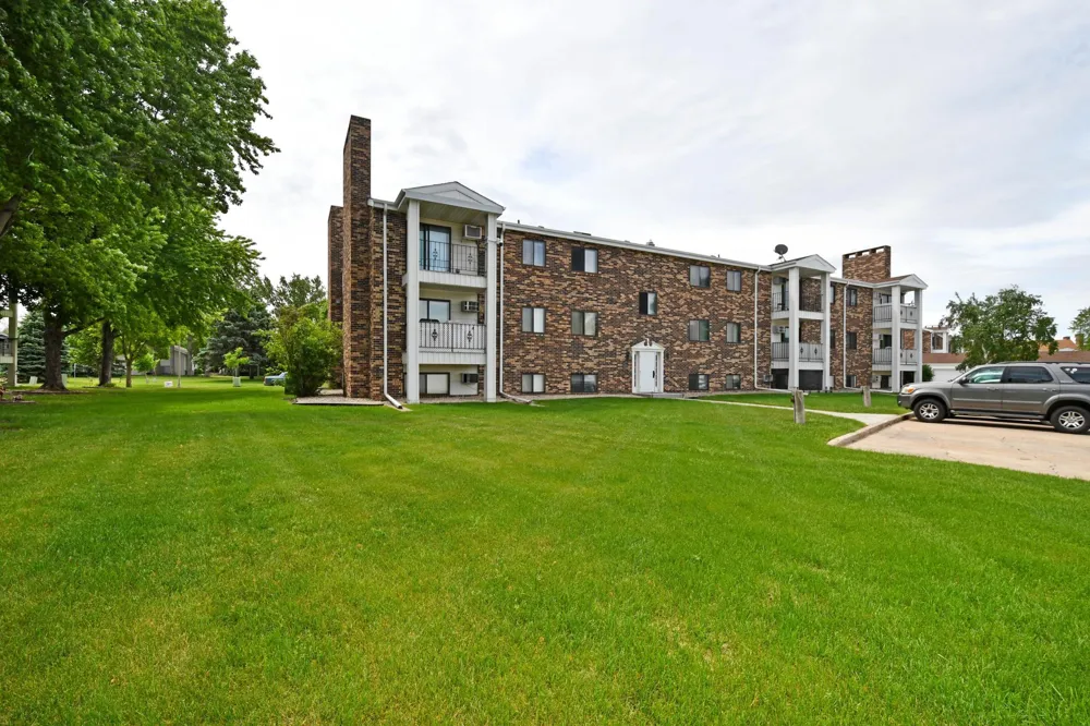 321 Prairiewood Circle S #304 Fargo, ND 58103