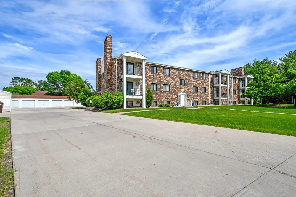 321 Prairiewood Circle S #304 Fargo, ND 58103