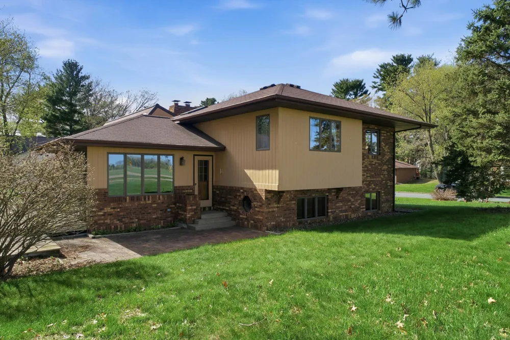 2932 Plum Tree Circle Menomonie, WI 54751