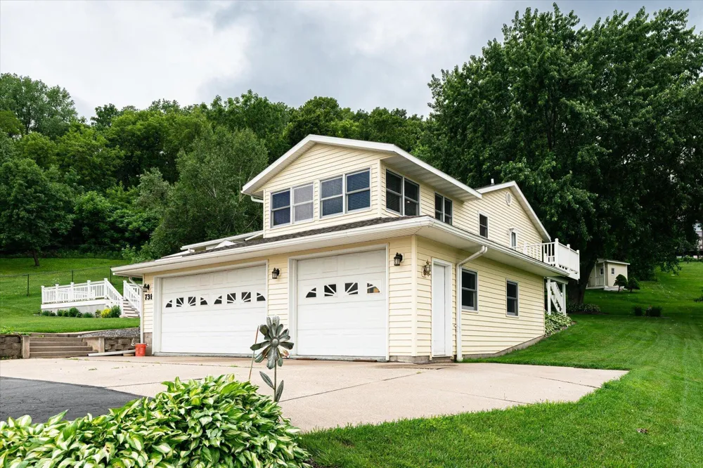 731 4th Street La Crescent, MN 55947