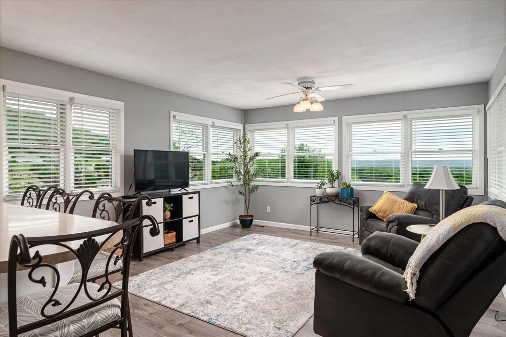 731 4th Street La Crescent, MN 55947