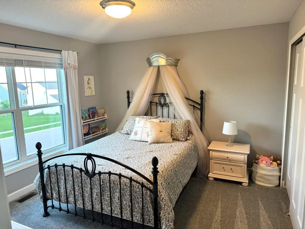 1562 Edgebrook Lane Carver, MN 55315