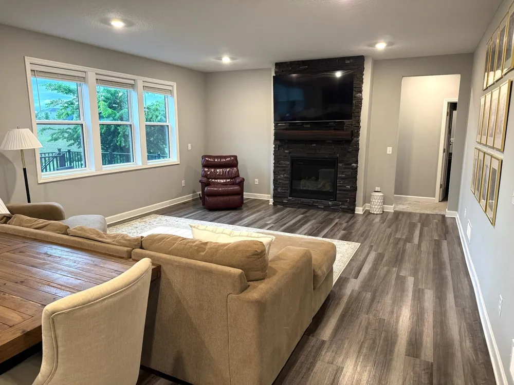 1562 Edgebrook Lane Carver, MN 55315