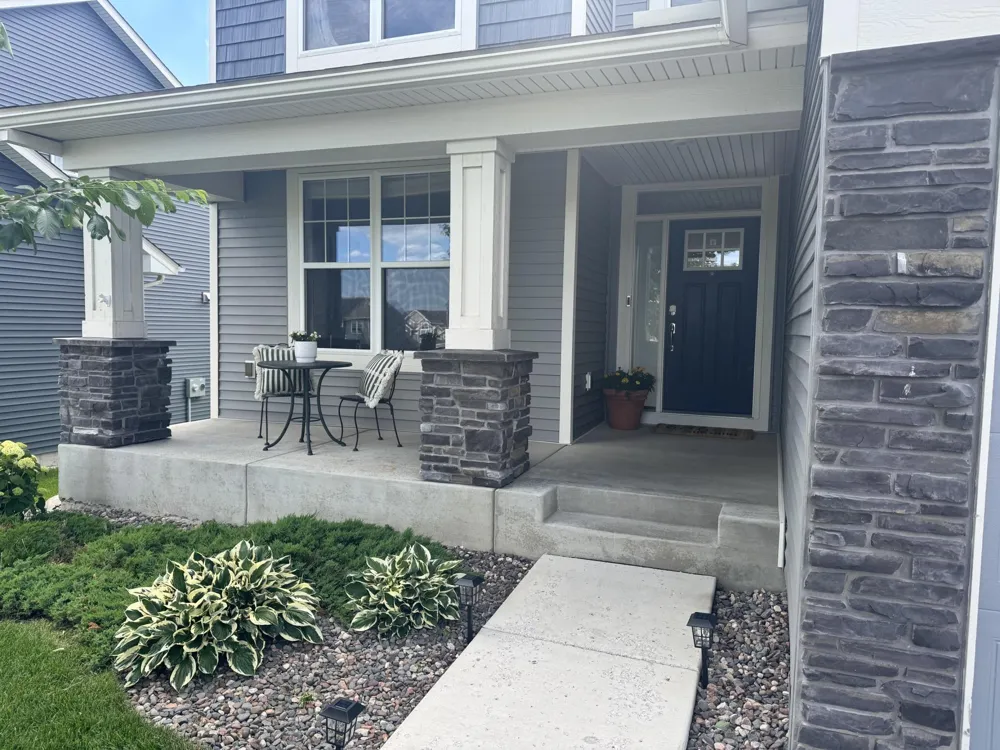 1562 Edgebrook Lane Carver, MN 55315