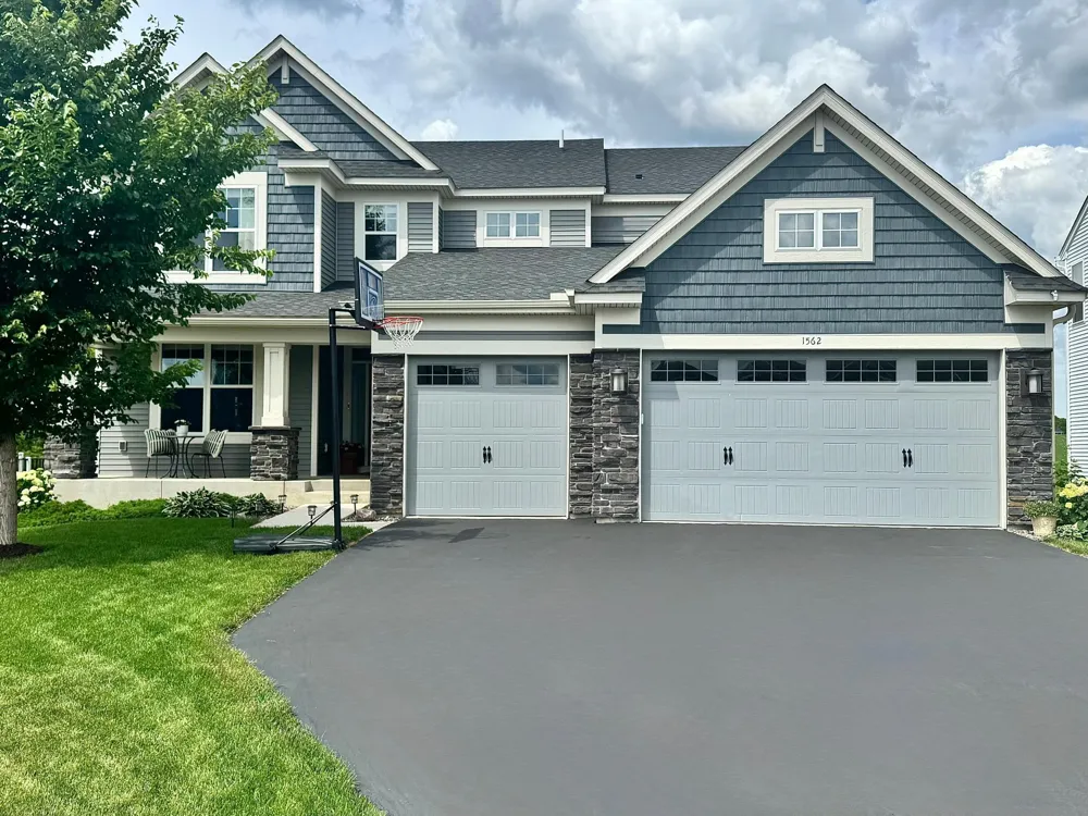 1562 Edgebrook Lane Carver, MN 55315