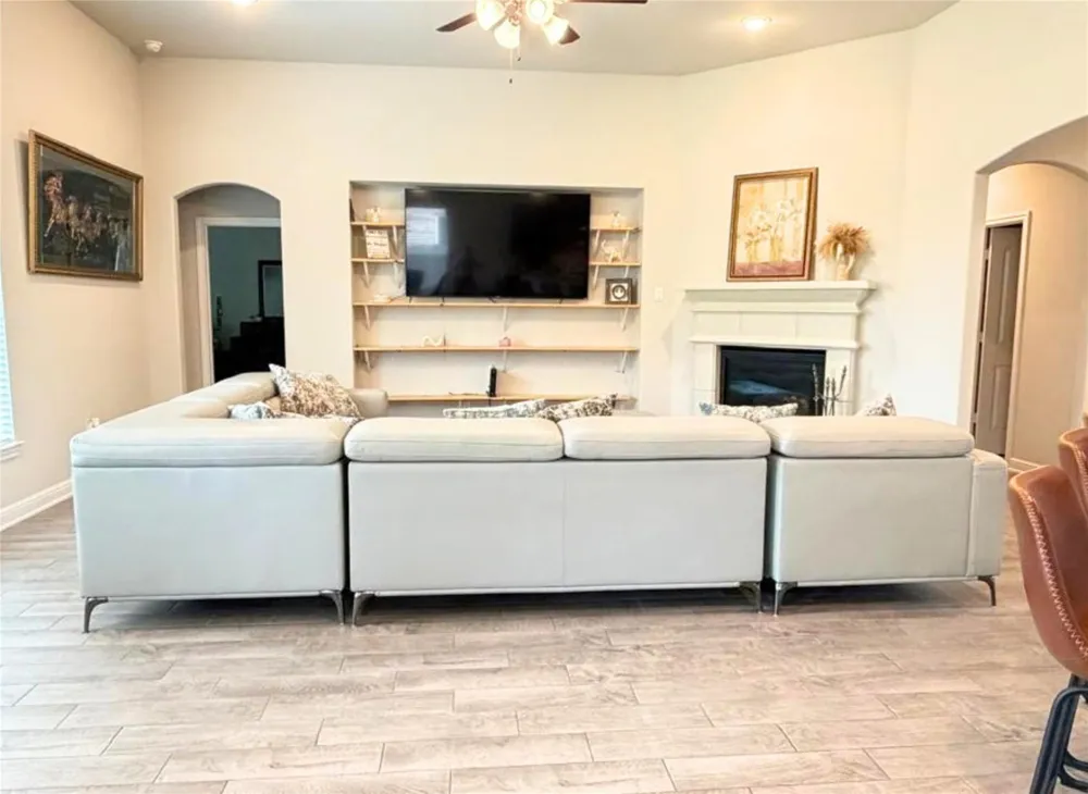 244 Upland Drive Waller, TX 77484