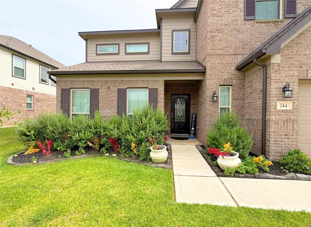 244 Upland Drive Waller, TX 77484