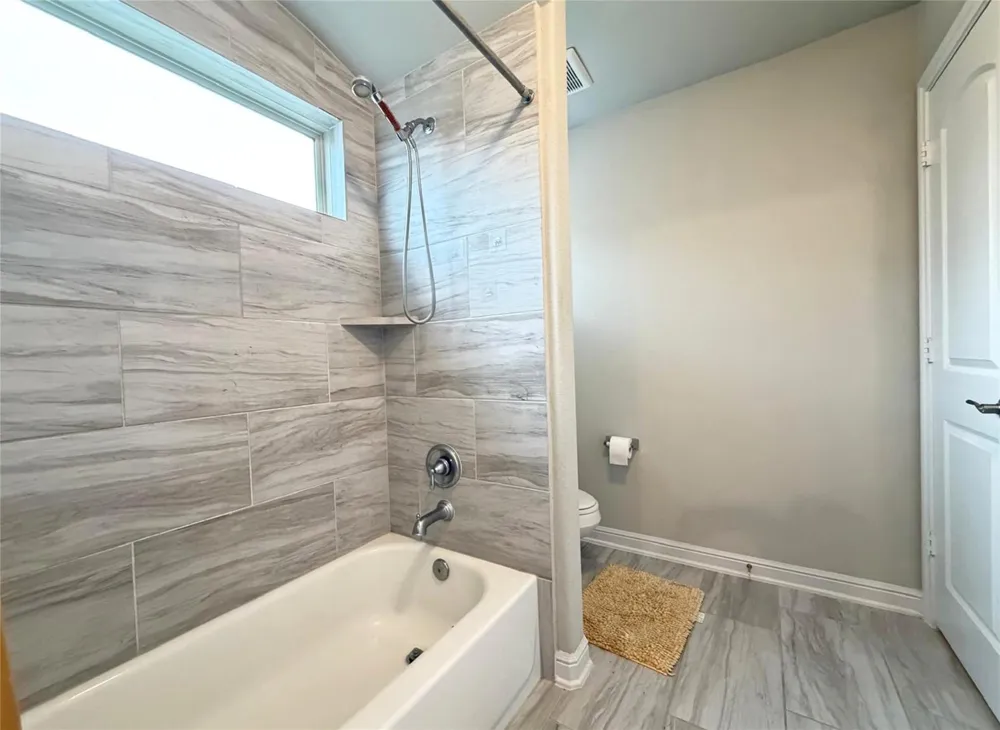 244 Upland Drive Waller, TX 77484
